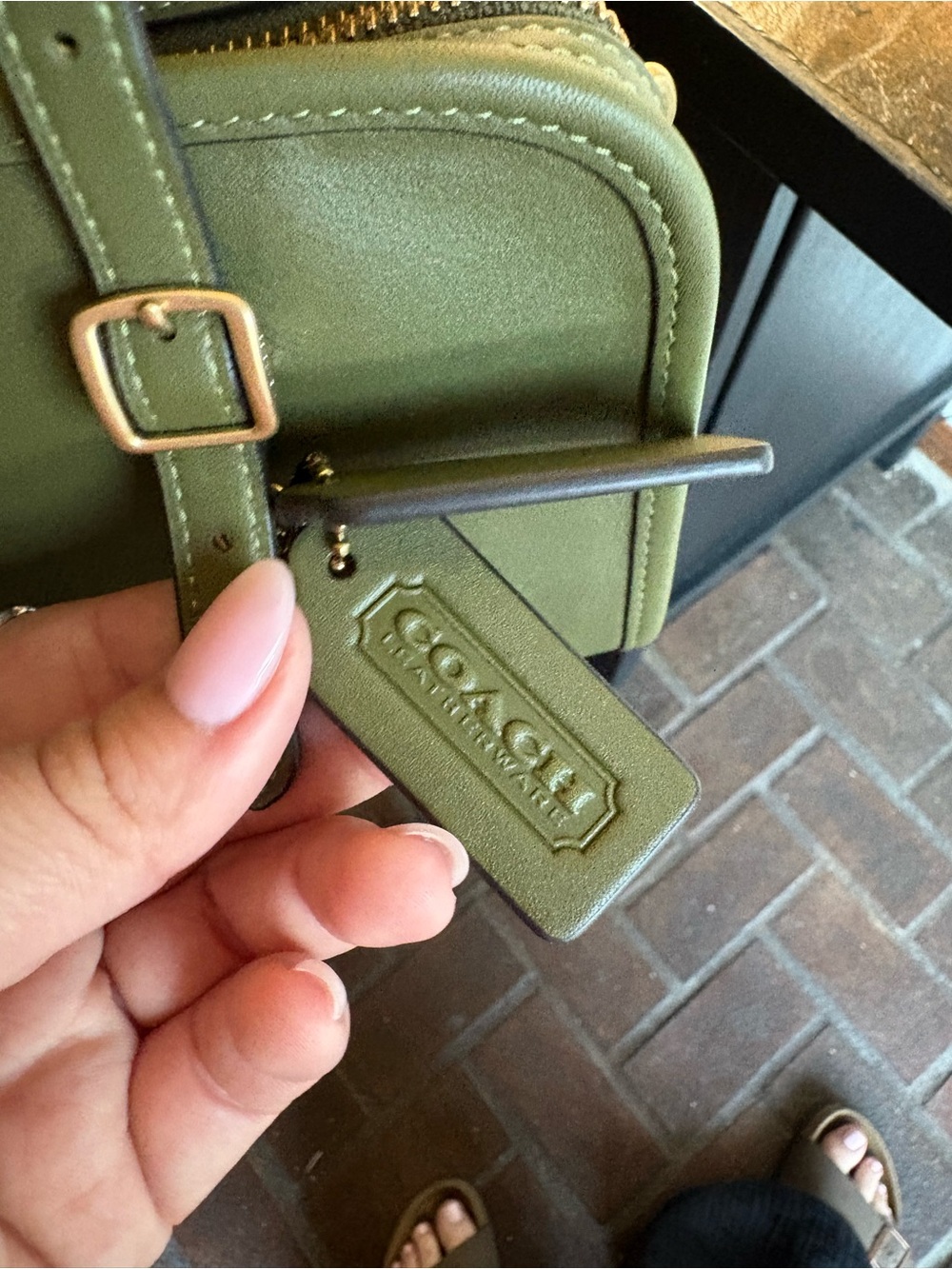 ๐ซ NWT Coach Olive Green Swing Zip - Picture 7 of 11
